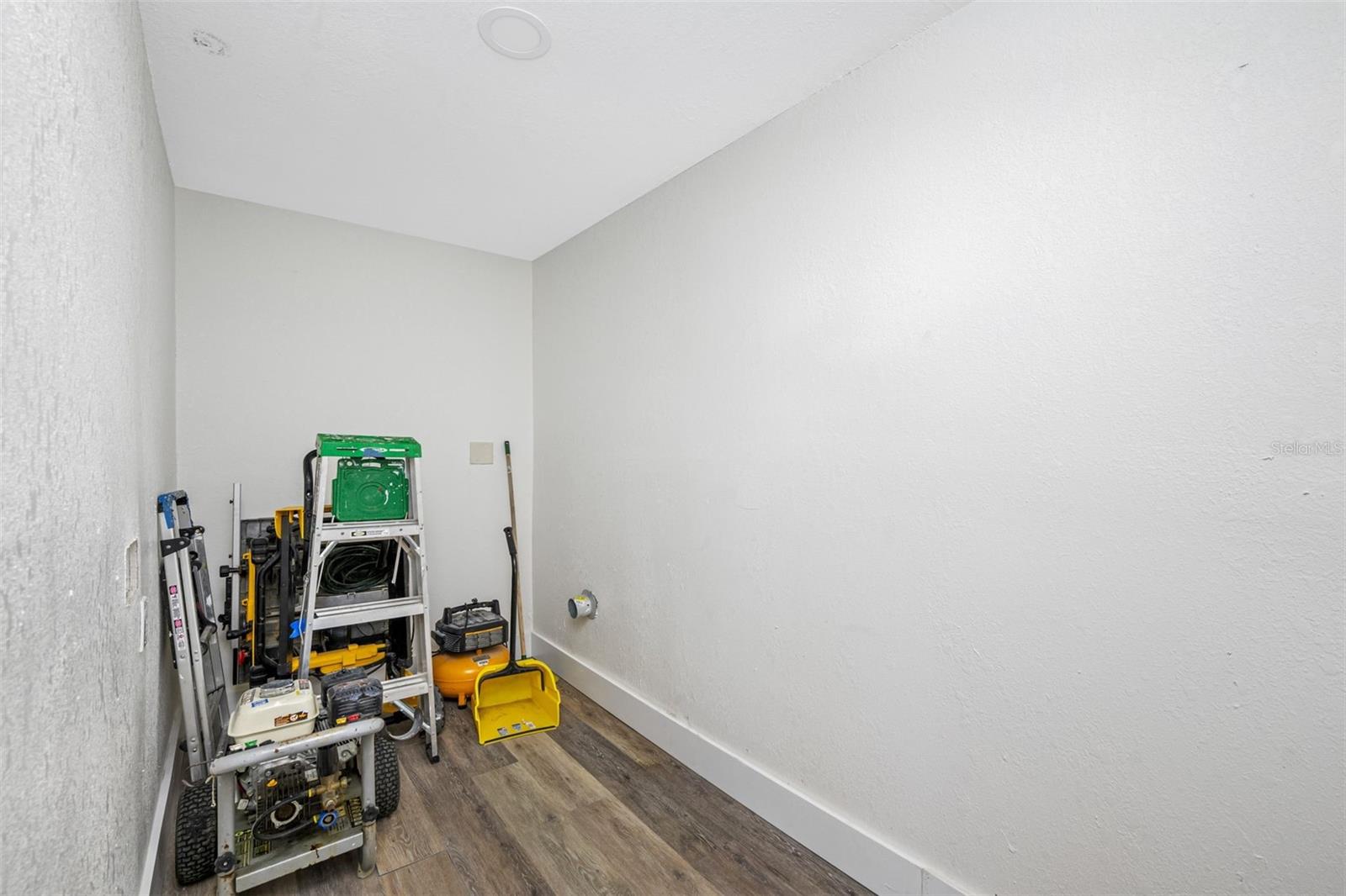 4901 W BARTLETT, TAMPA, FL, 33603
