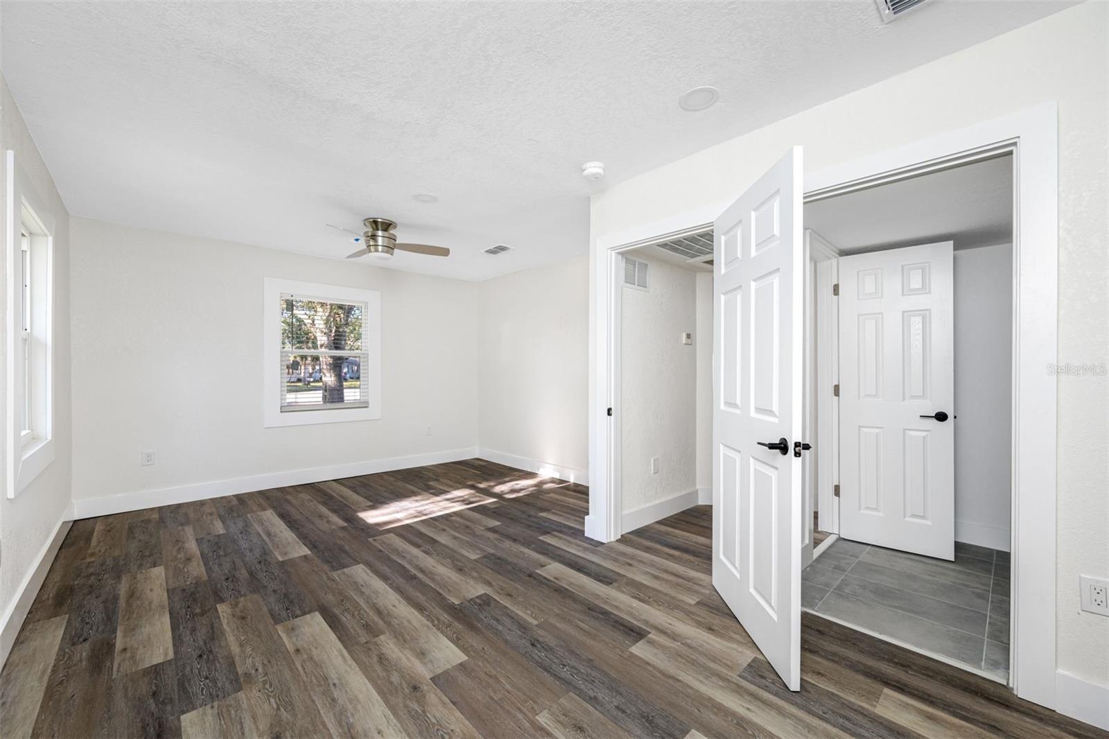 4901 W BARTLETT, TAMPA, FL, 33603