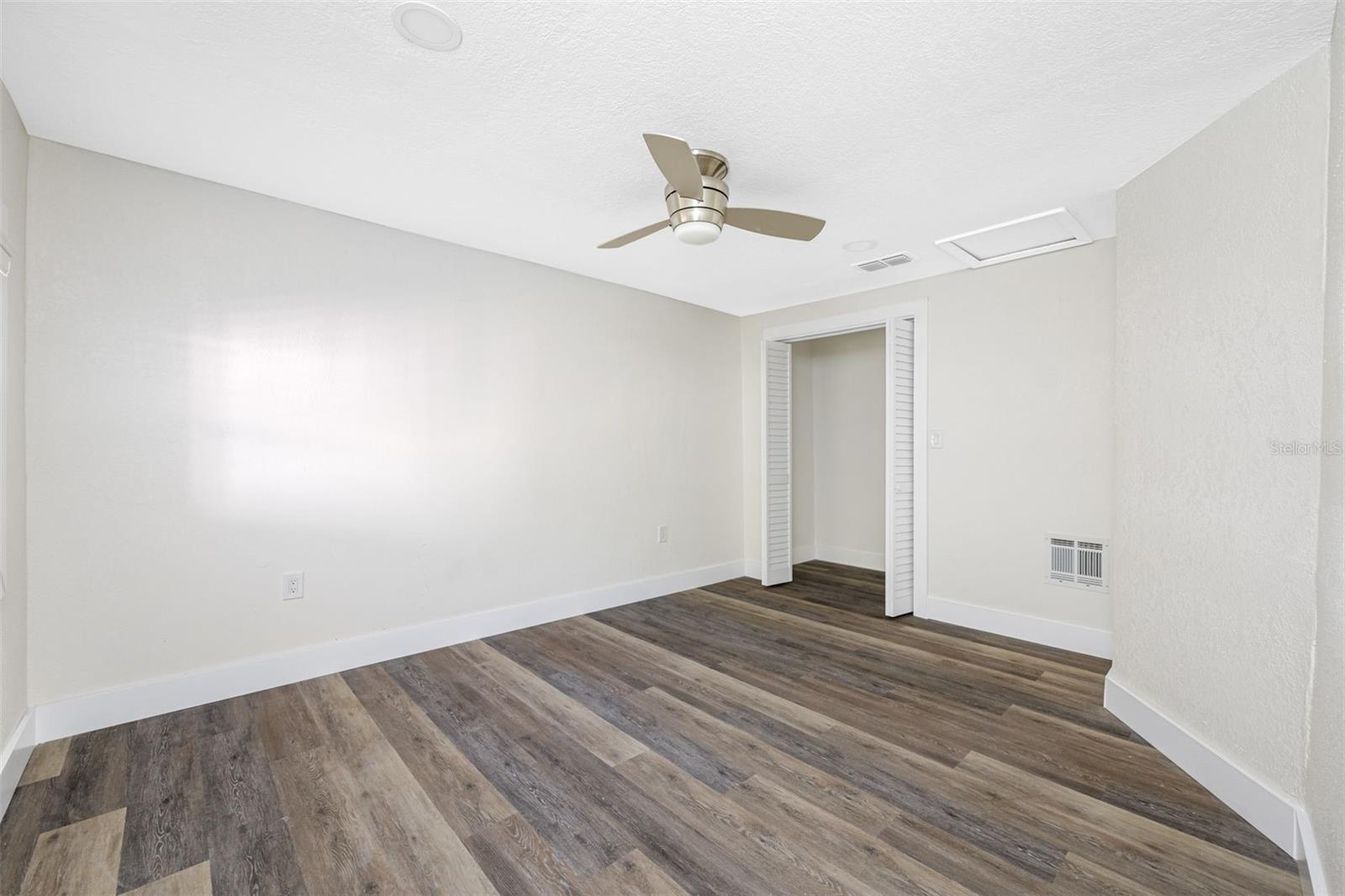 4901 W BARTLETT, TAMPA, FL, 33603