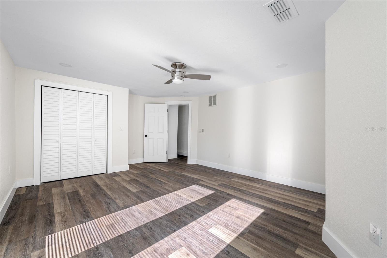 4901 W BARTLETT, TAMPA, FL, 33603