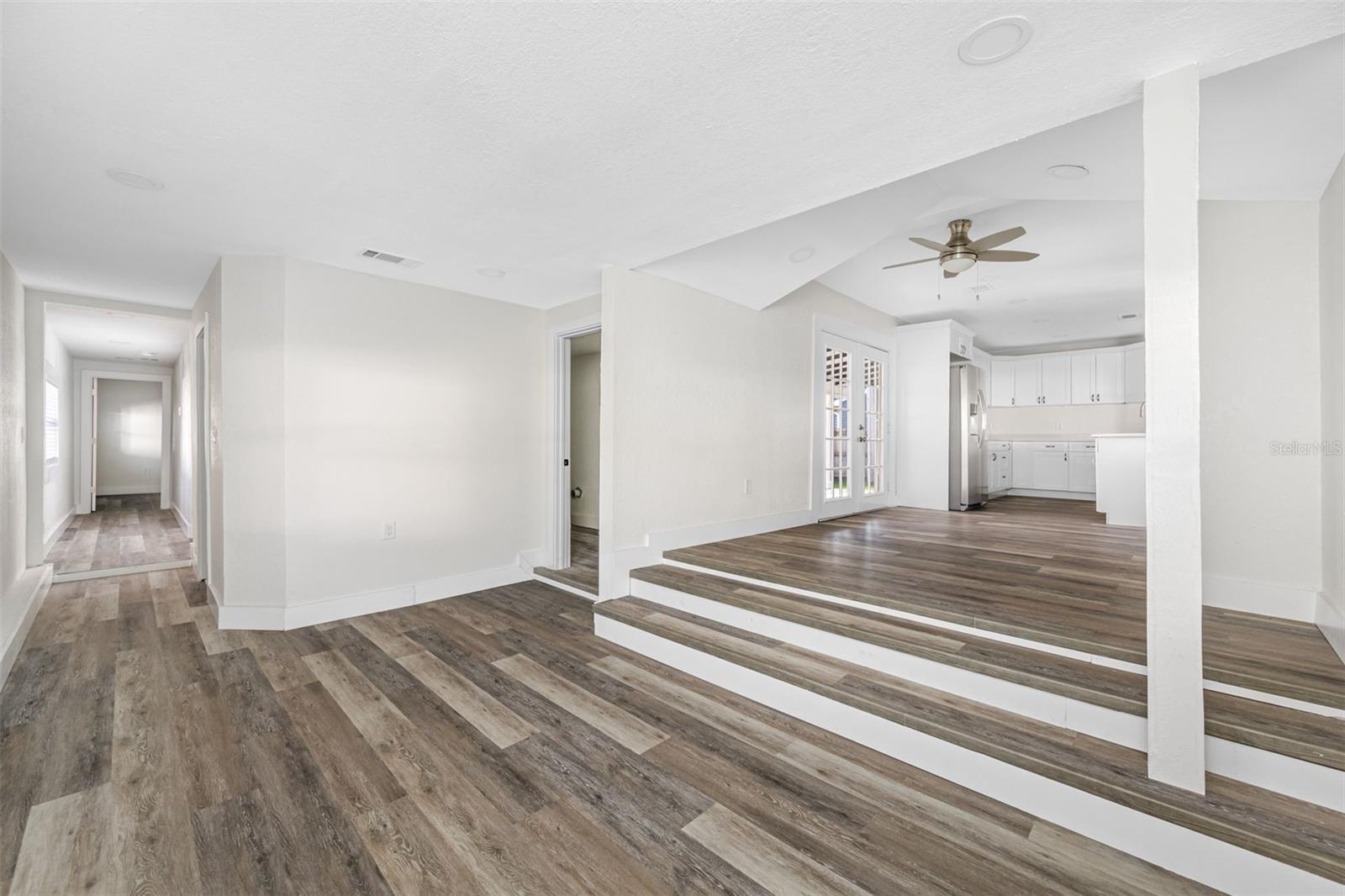 4901 W BARTLETT, TAMPA, FL, 33603