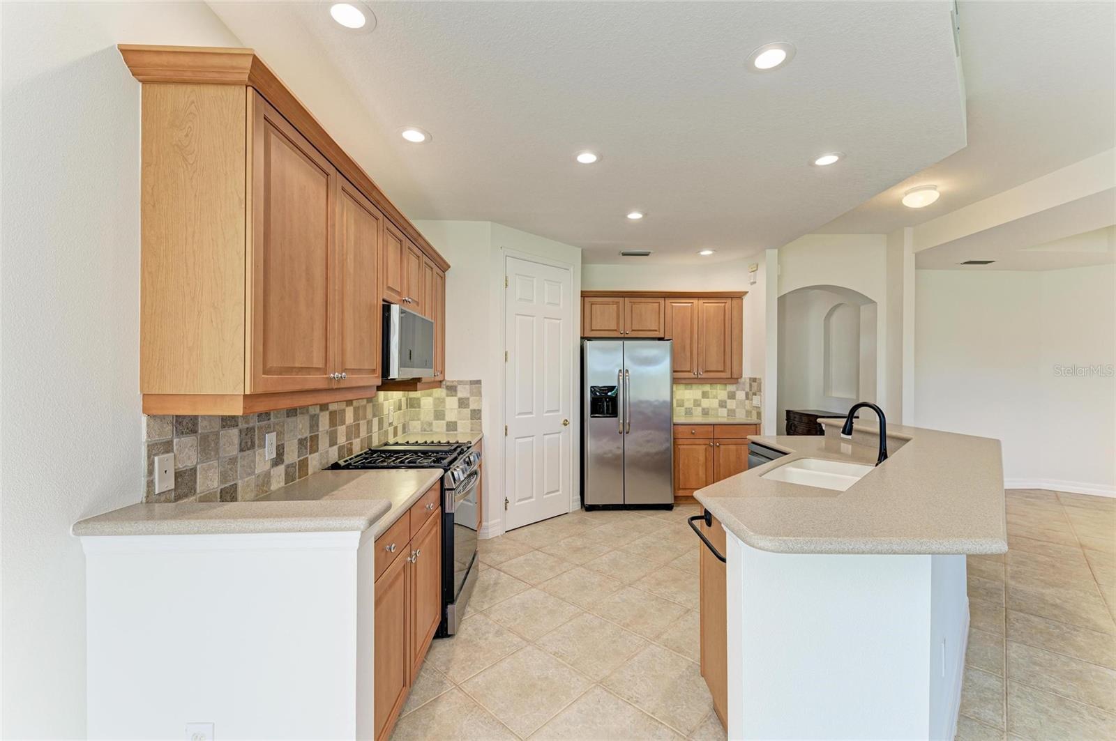 9429 DISCOVERY TER #102B, BRADENTON, FL, 34212