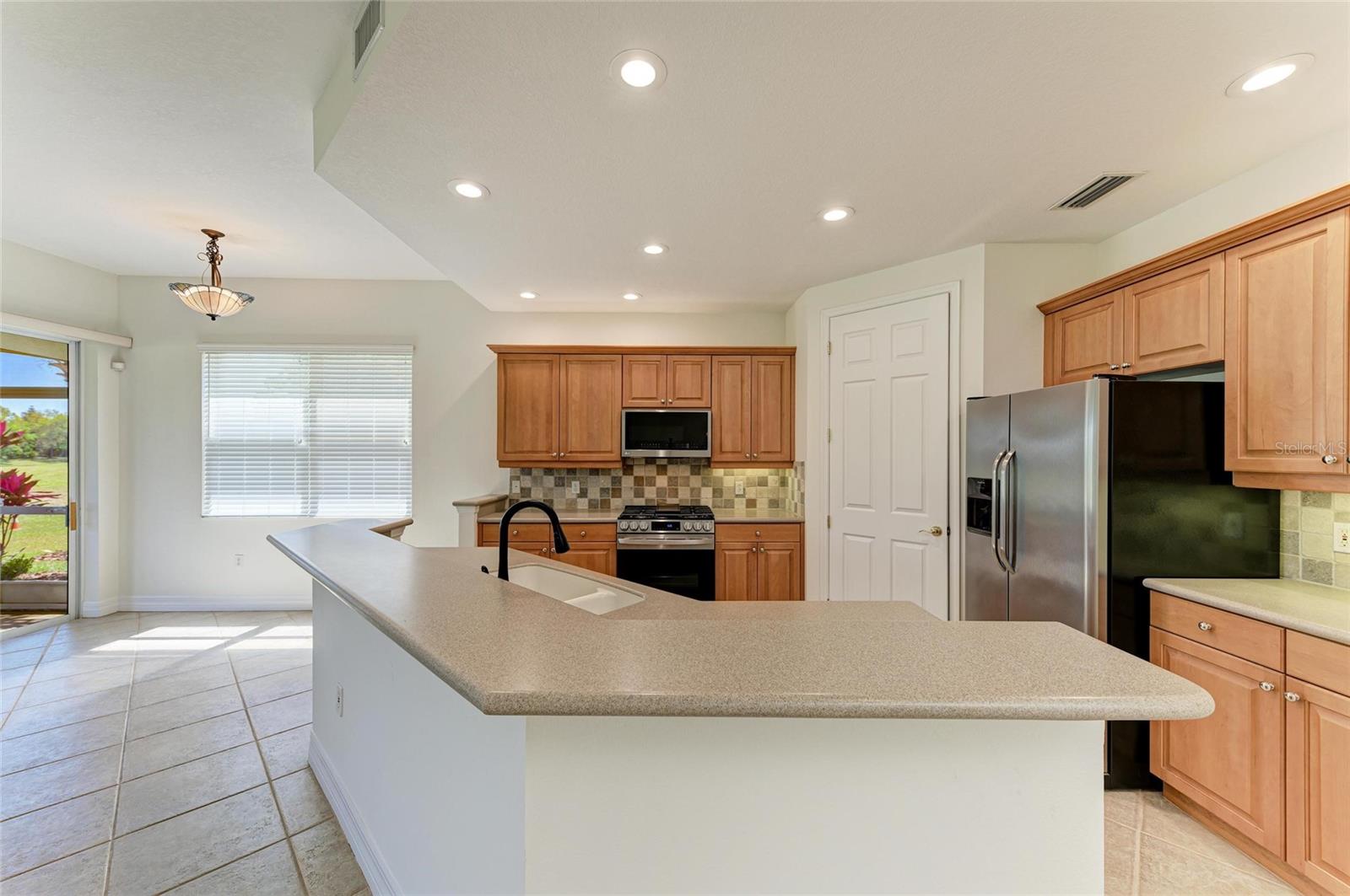 9429 DISCOVERY TER #102B, BRADENTON, FL, 34212