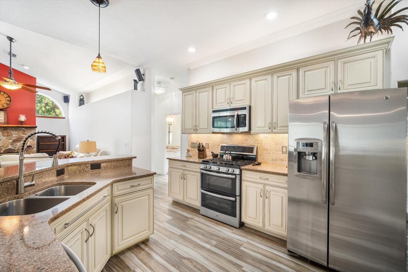 231 SUNDANCE TRL, WIMAUMA, FL, 33598