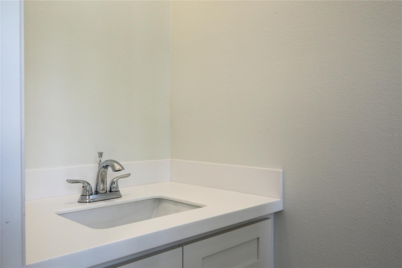 650 E LIBERTY AVE, MOUNT DORA, FL, 32757