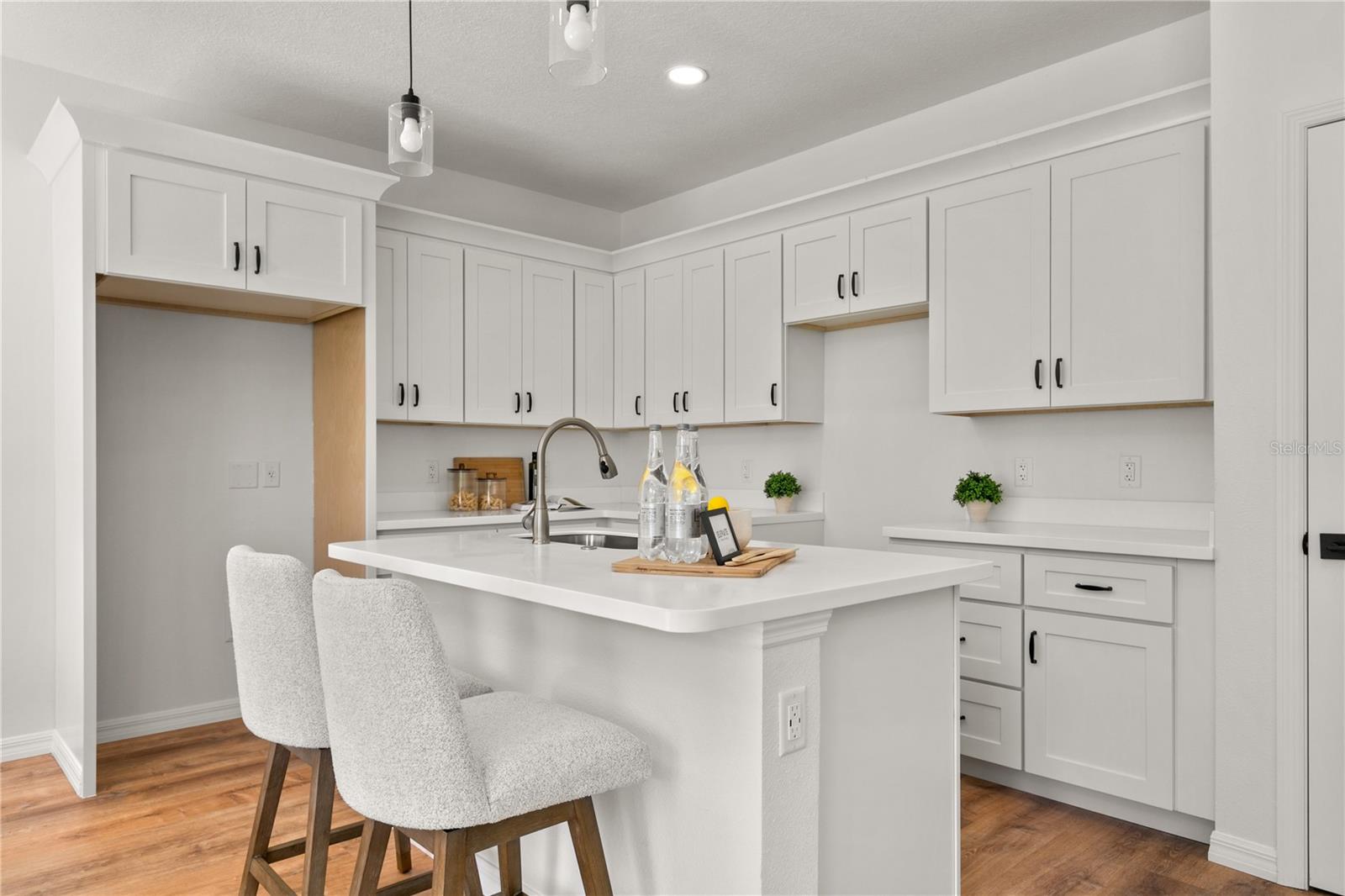 650 E LIBERTY AVE, MOUNT DORA, FL, 32757