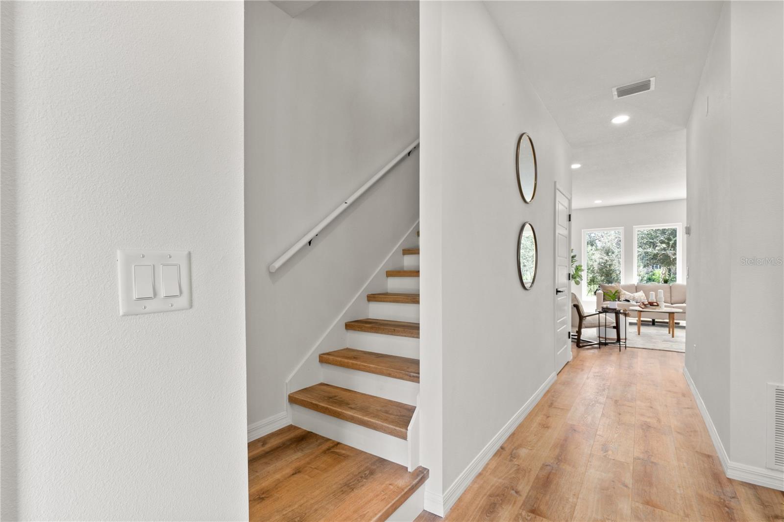 650 E LIBERTY AVE, MOUNT DORA, FL, 32757