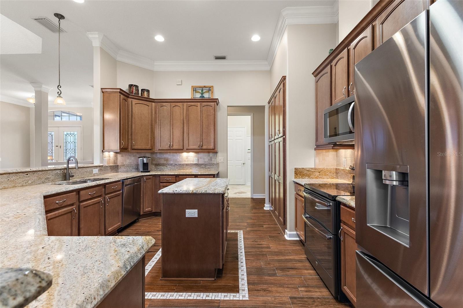 8809 BEACON HILL AVENUE, MOUNT DORA, FL, 32757