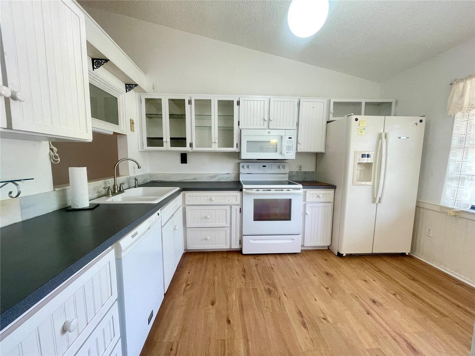 1081 E CORKTREE CIR, PORT CHARLOTTE, FL, 33952