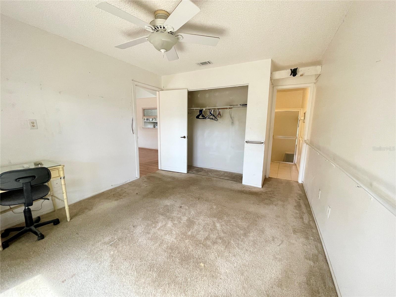 1081 E CORKTREE CIR, PORT CHARLOTTE, FL, 33952