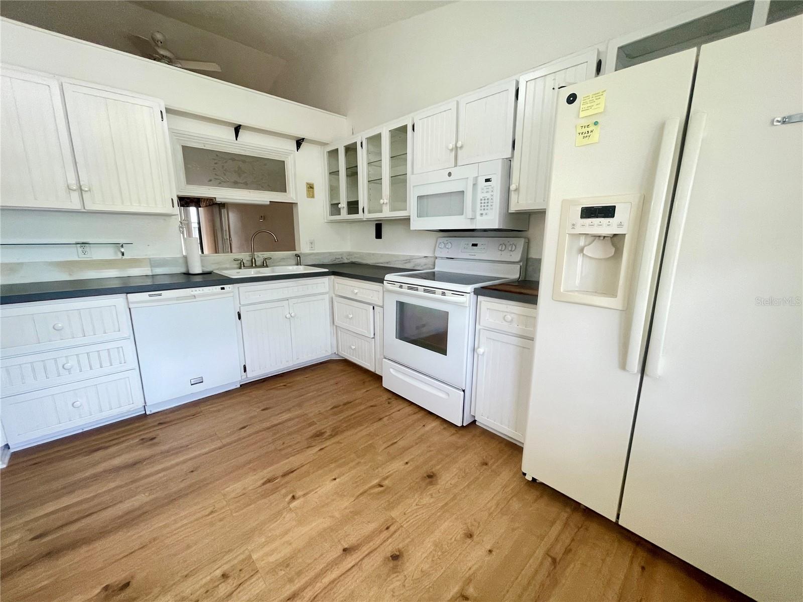 1081 E CORKTREE CIR, PORT CHARLOTTE, FL, 33952