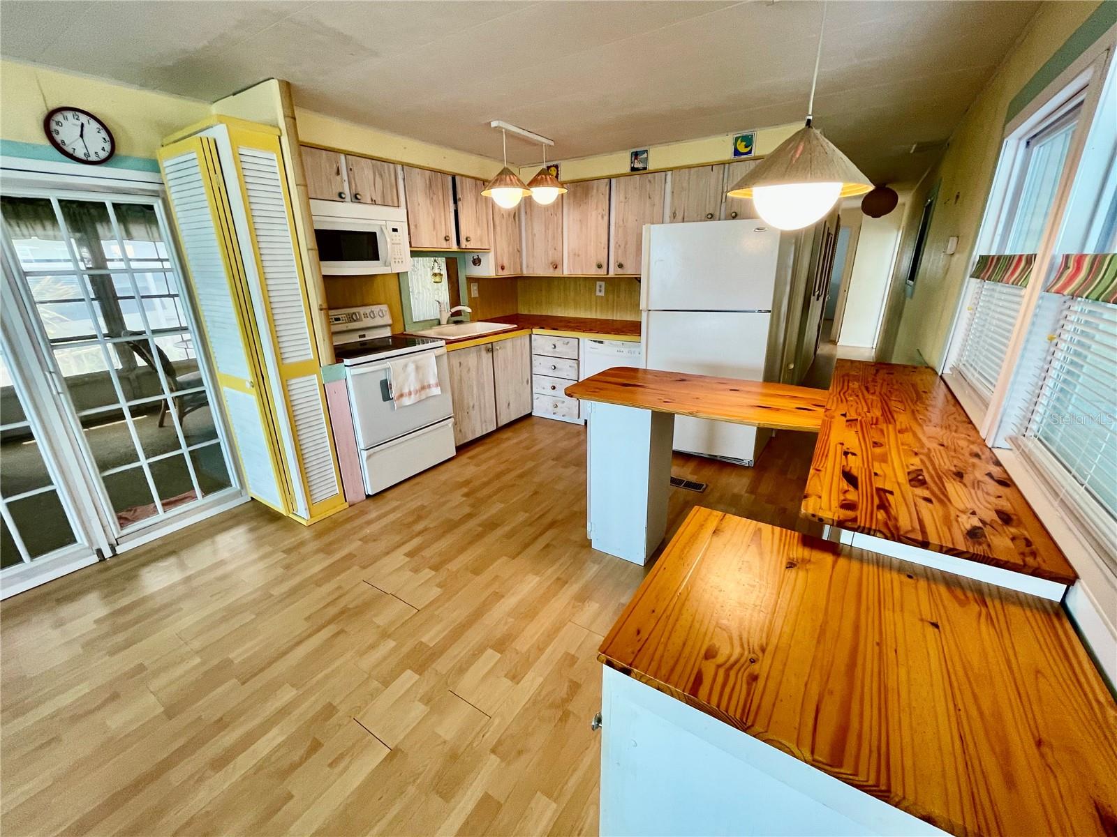 34188 CANAL DR N, PINELLAS PARK, FL, 33781