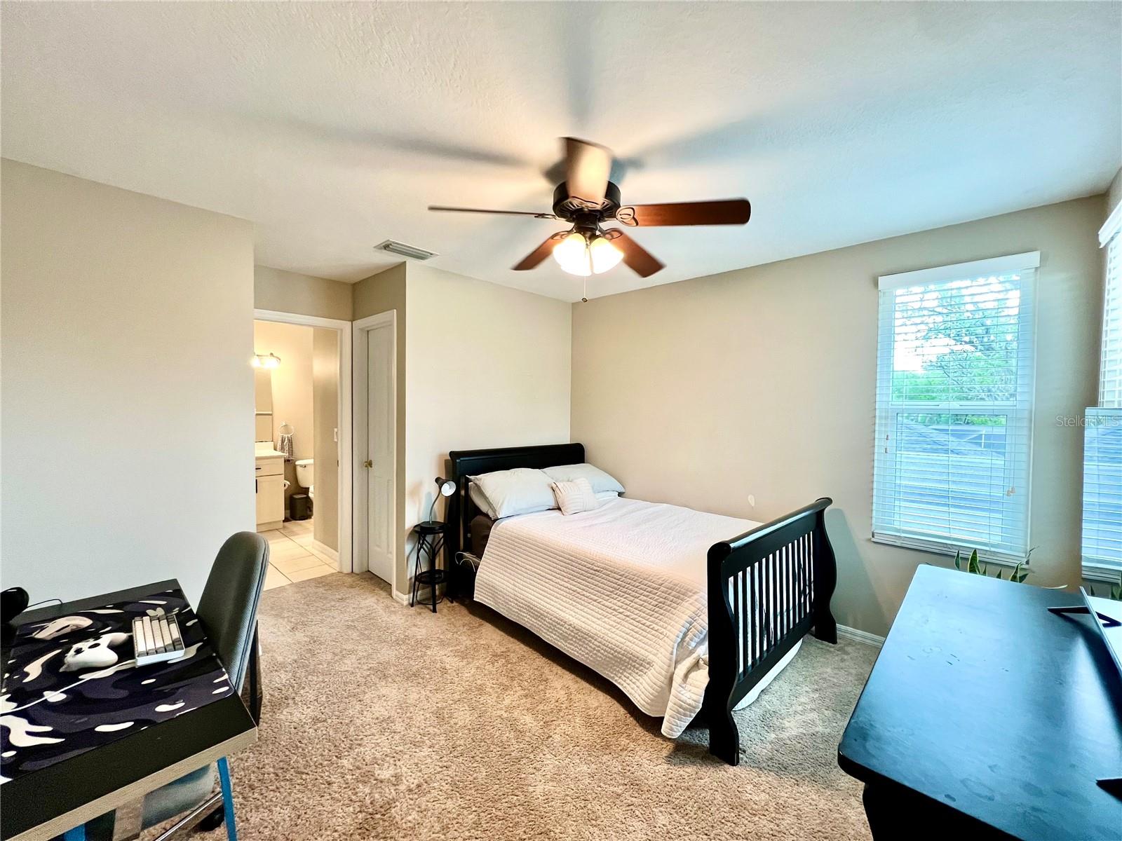 5968 JAEGERGLEN DR, LITHIA, FL, 33547
