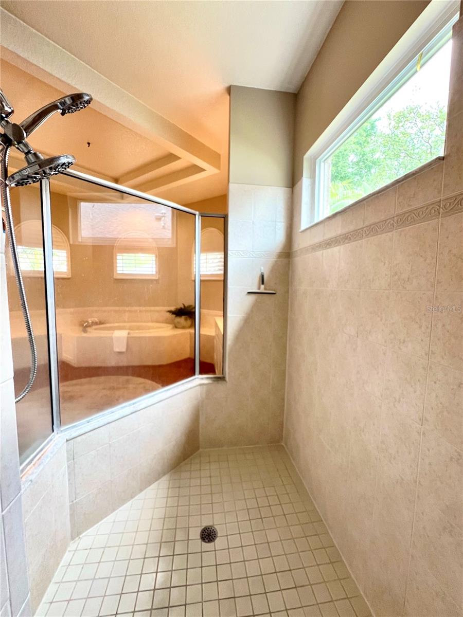 5968 JAEGERGLEN DR, LITHIA, FL, 33547