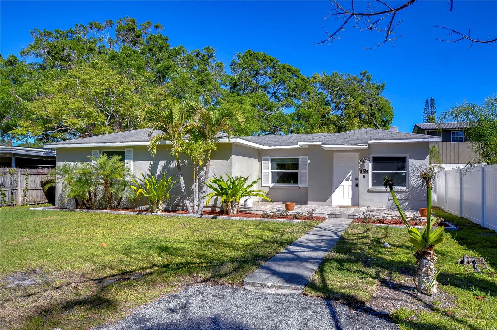 804 SHORE DR W, OLDSMAR, FL, 34677