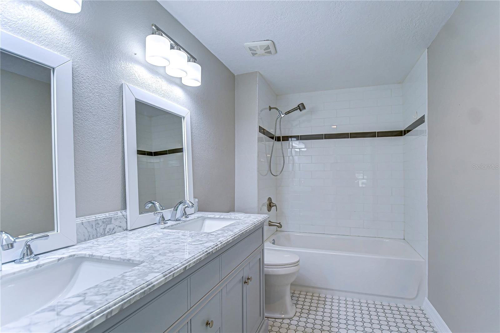 804 SHORE DR W, OLDSMAR, FL, 34677