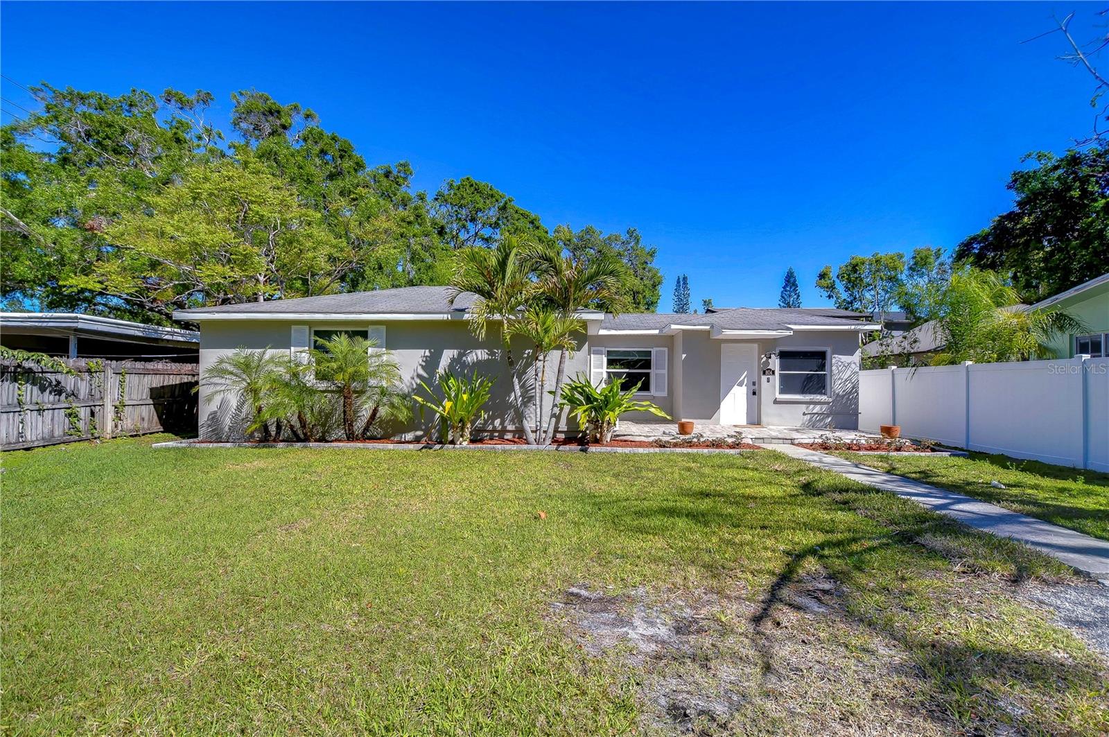 804 SHORE DR W, OLDSMAR, FL, 34677