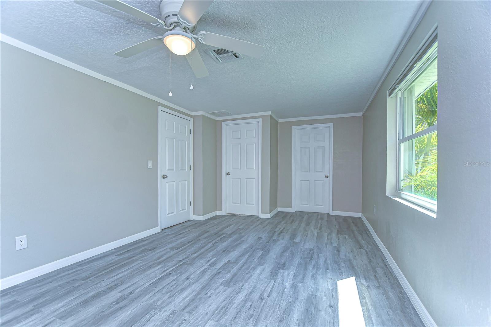 804 SHORE DR W, OLDSMAR, FL, 34677