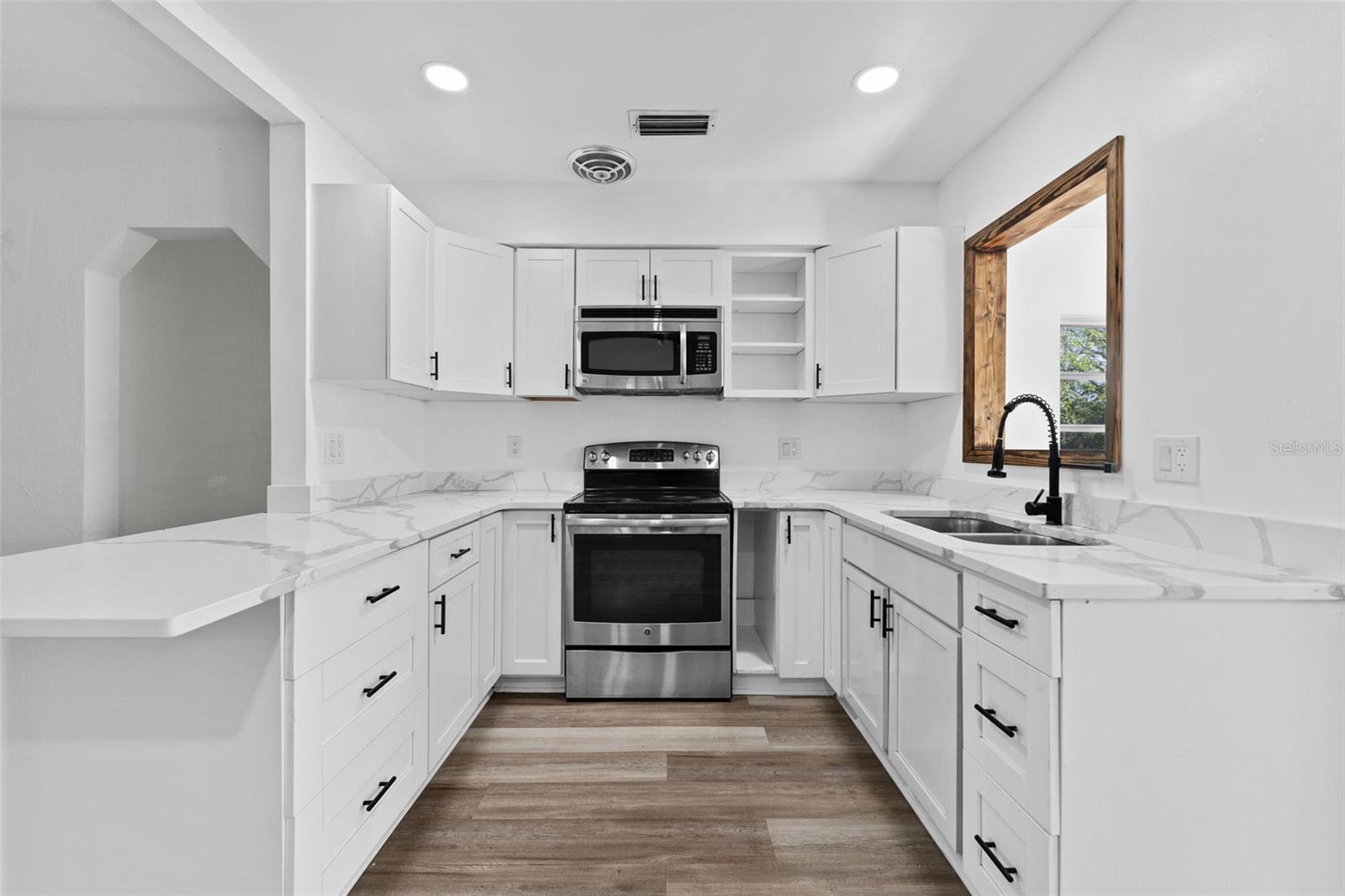 9923 MORRIS BRIDGE RD, TAMPA, FL, 33637