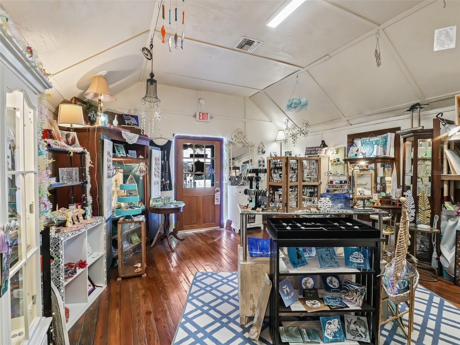 100 S COMMERCIAL ST, COLEMAN, FL, 33521
