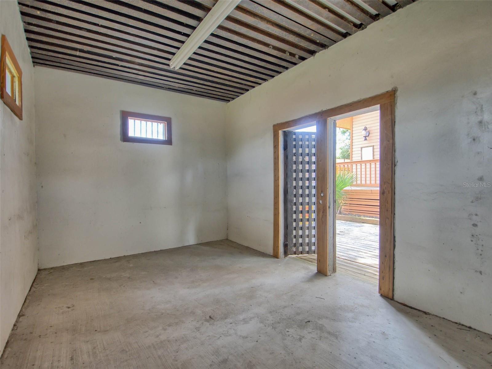 100 S COMMERCIAL ST, COLEMAN, FL, 33521