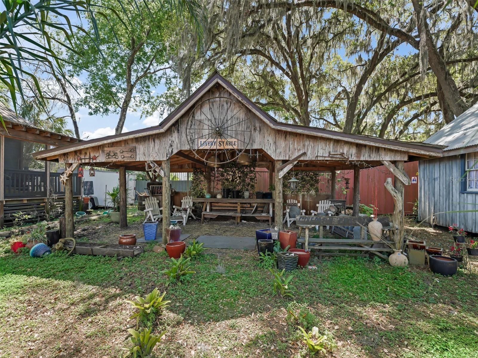 100 S COMMERCIAL ST, COLEMAN, FL, 33521