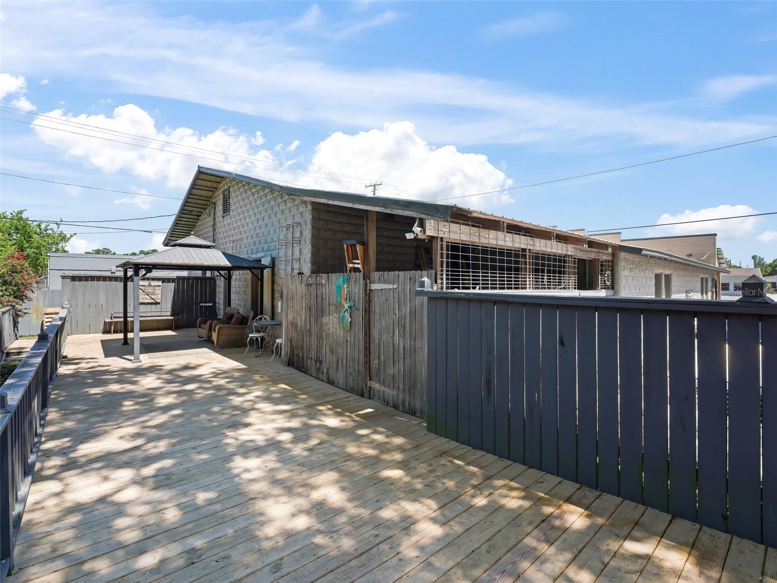 100 S COMMERCIAL ST, COLEMAN, FL, 33521