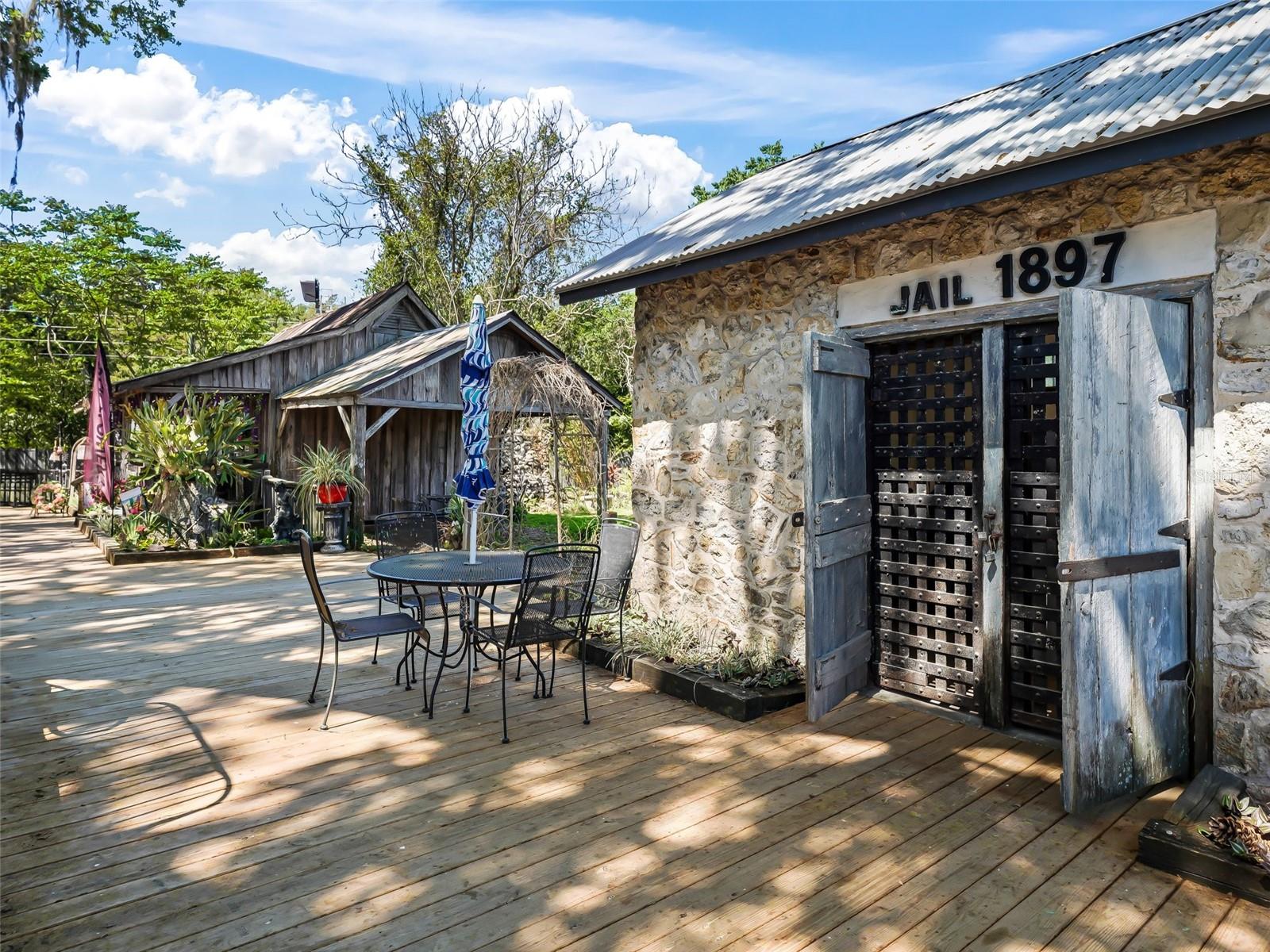 100 S COMMERCIAL ST, COLEMAN, FL, 33521