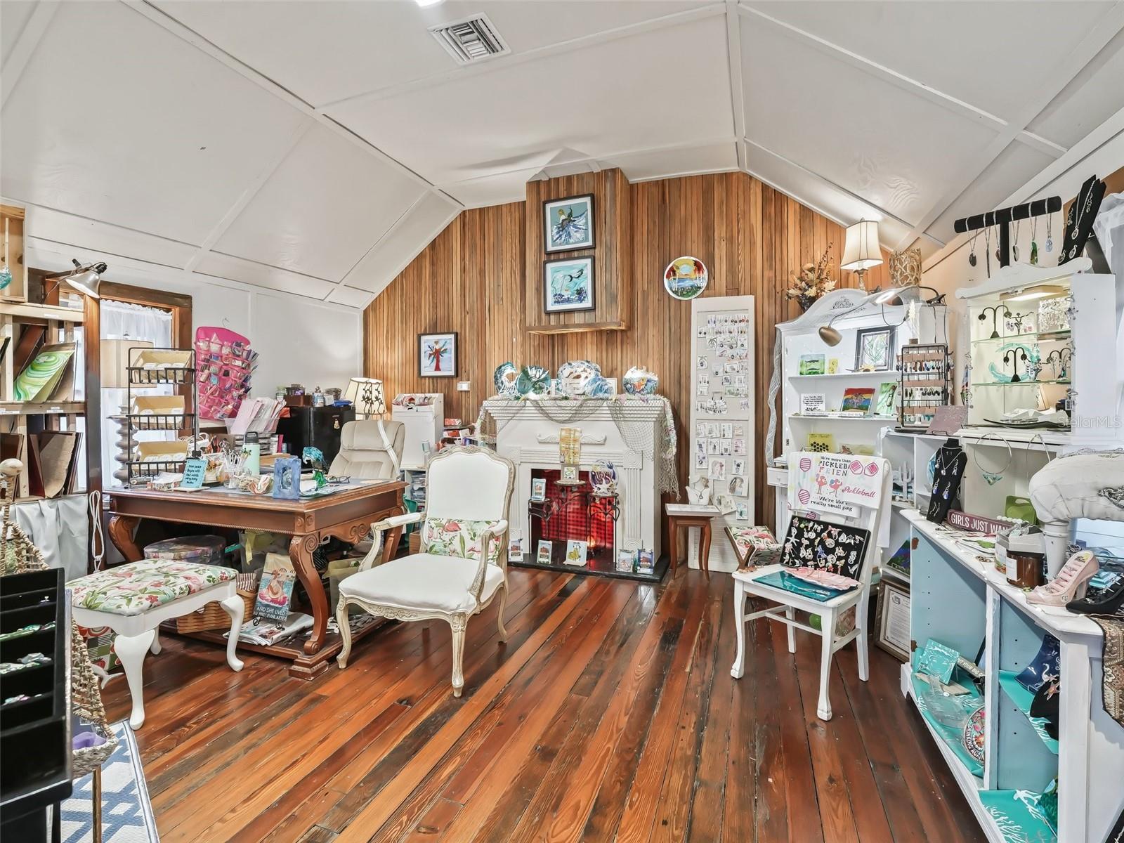 100 S COMMERCIAL ST, COLEMAN, FL, 33521
