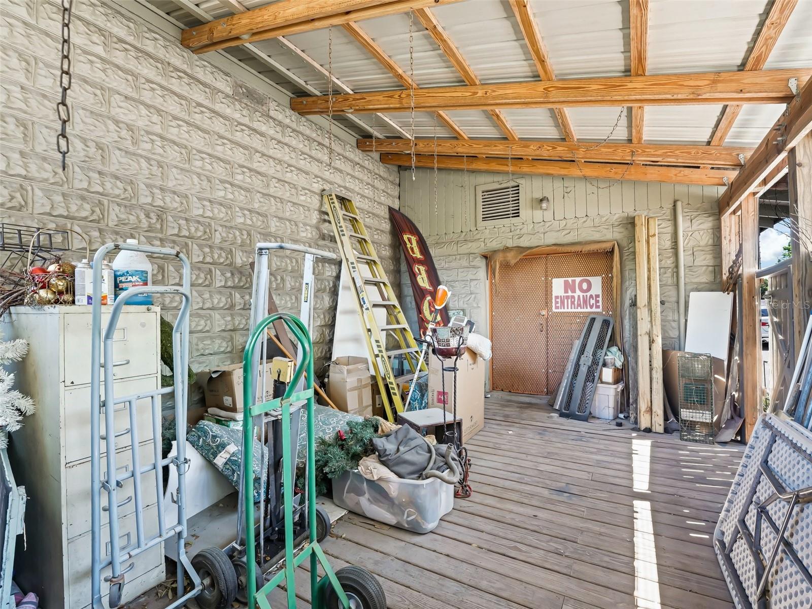 100 S COMMERCIAL ST, COLEMAN, FL, 33521
