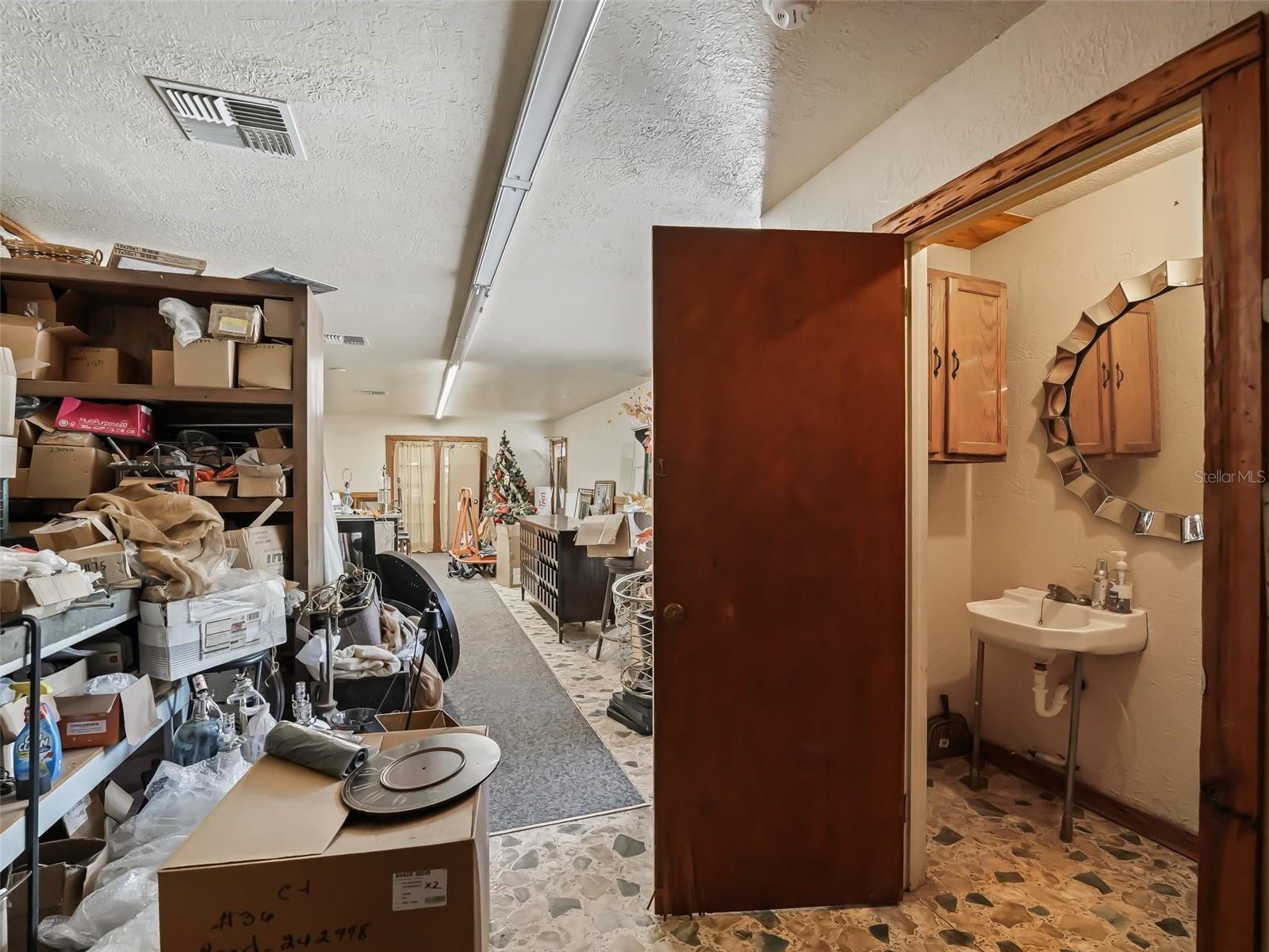 100 S COMMERCIAL ST, COLEMAN, FL, 33521