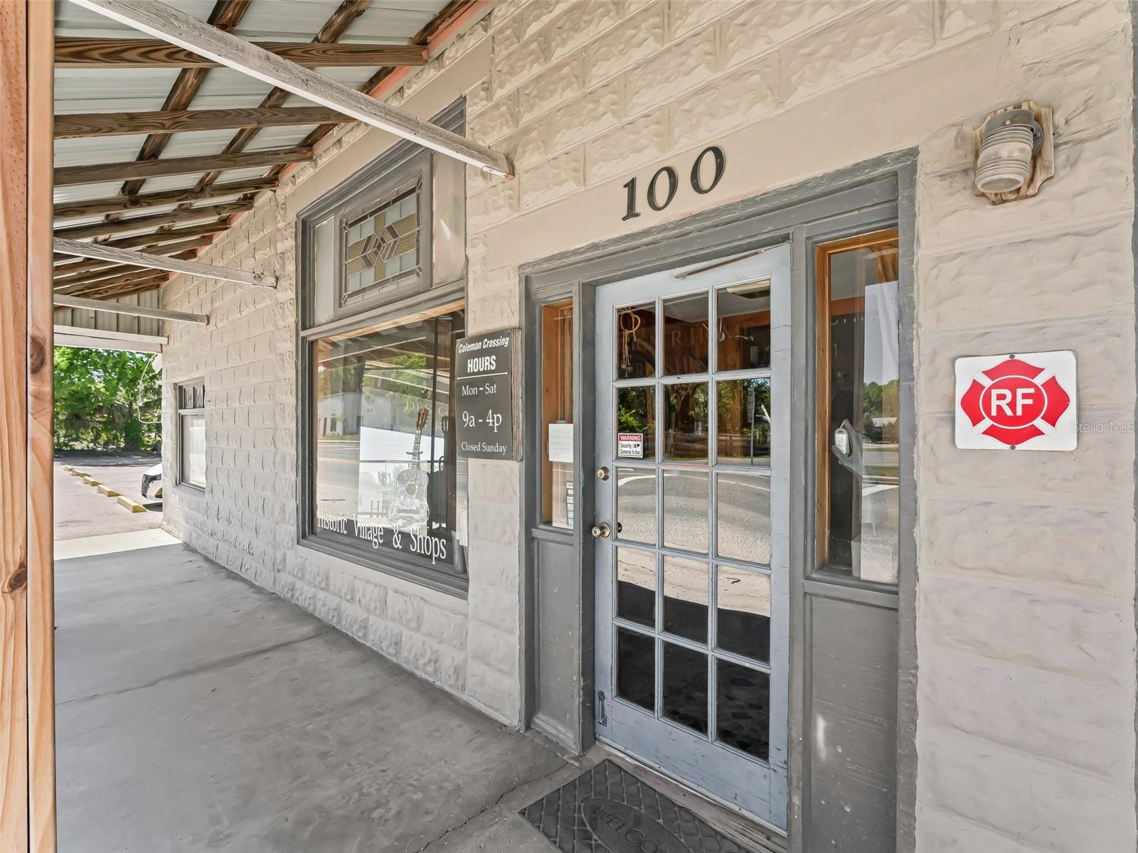 100 S COMMERCIAL ST, COLEMAN, FL, 33521