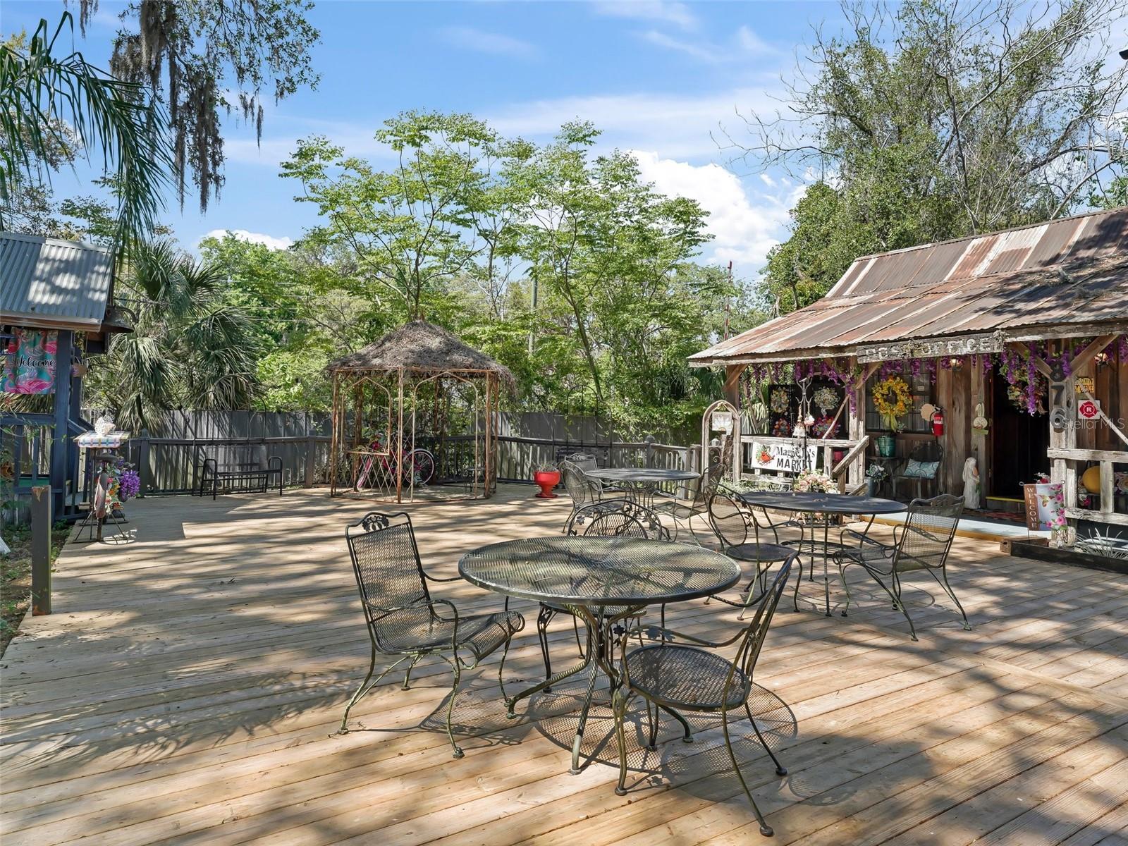 100 S COMMERCIAL ST, COLEMAN, FL, 33521