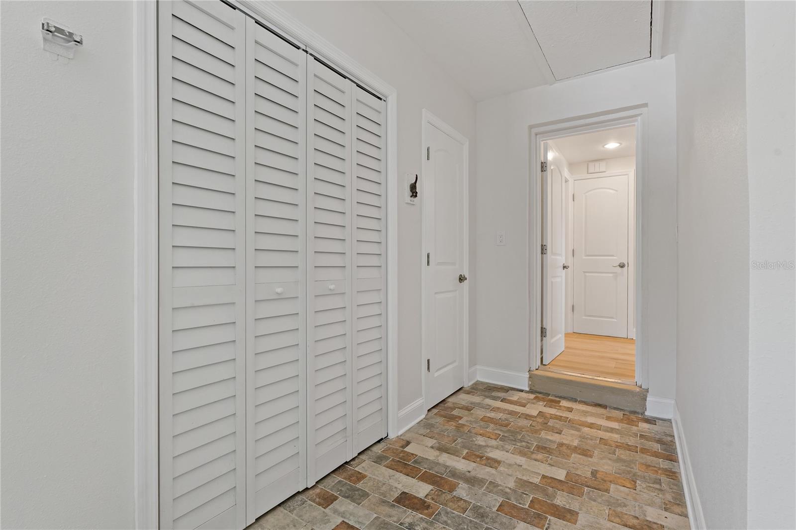 714 BAYSHORE DR, TARPON SPRINGS, FL, 34689