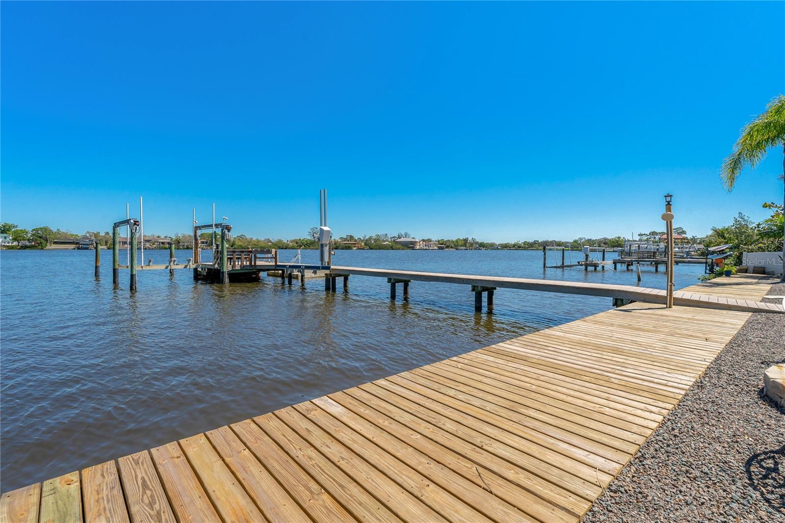 714 BAYSHORE DR, TARPON SPRINGS, FL, 34689