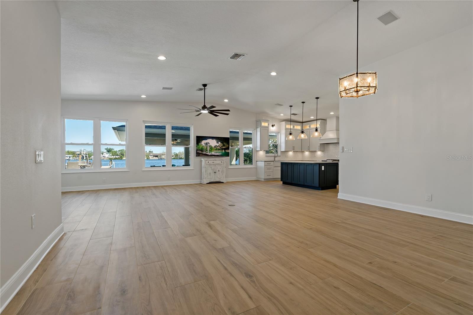 714 BAYSHORE DR, TARPON SPRINGS, FL, 34689