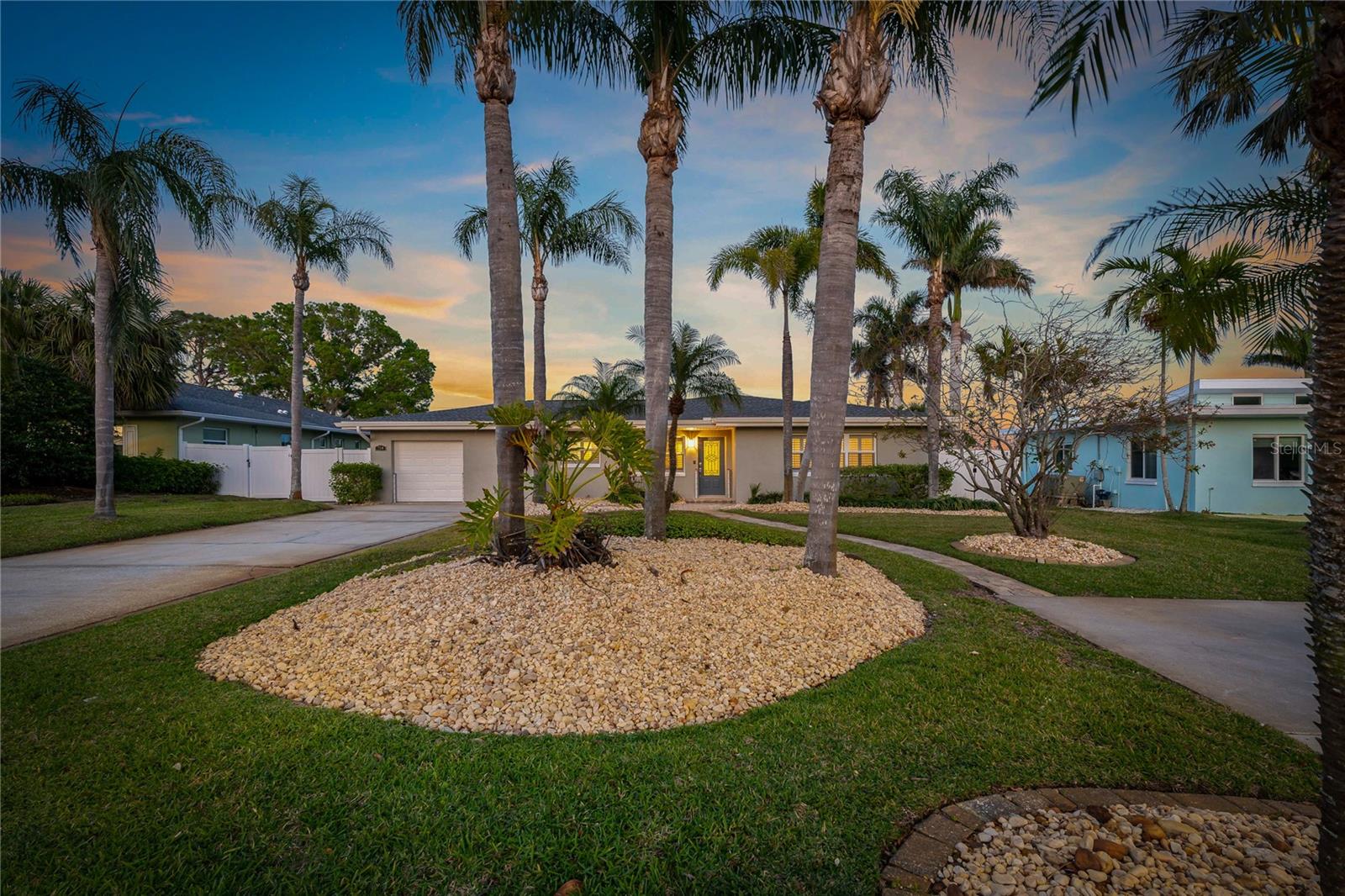714 BAYSHORE DR, TARPON SPRINGS, FL, 34689