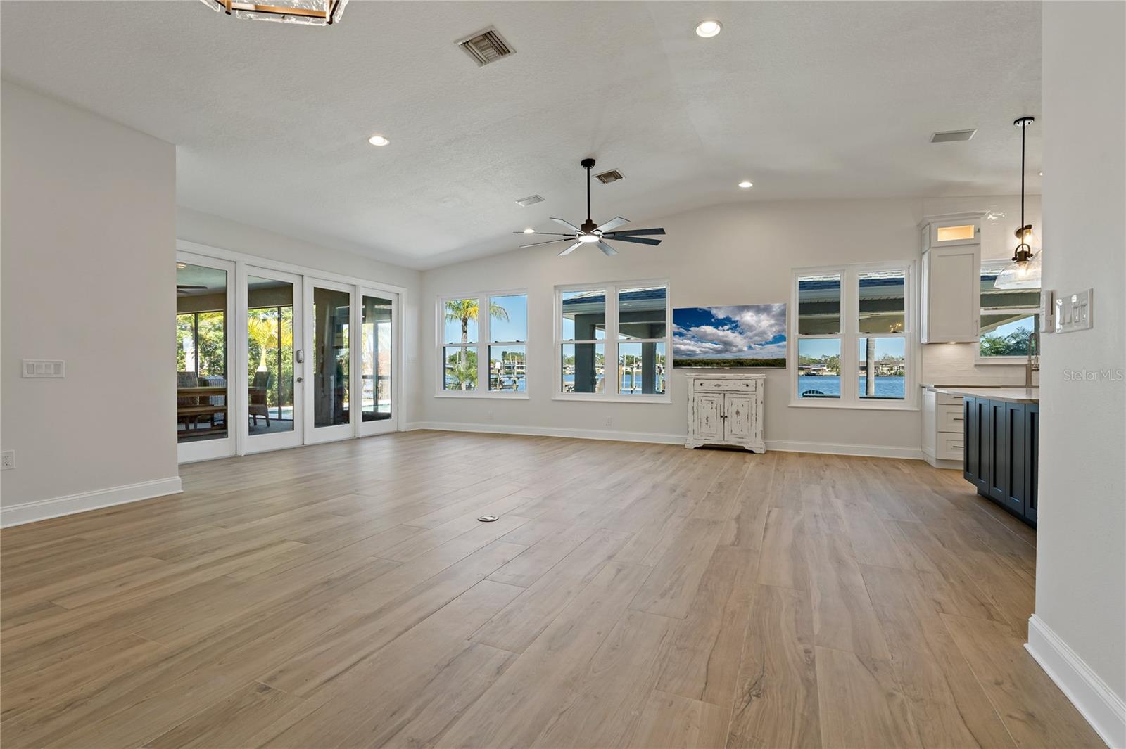 714 BAYSHORE DR, TARPON SPRINGS, FL, 34689