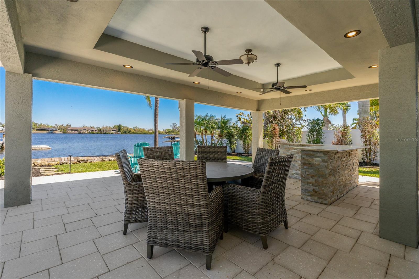 714 BAYSHORE DR, TARPON SPRINGS, FL, 34689