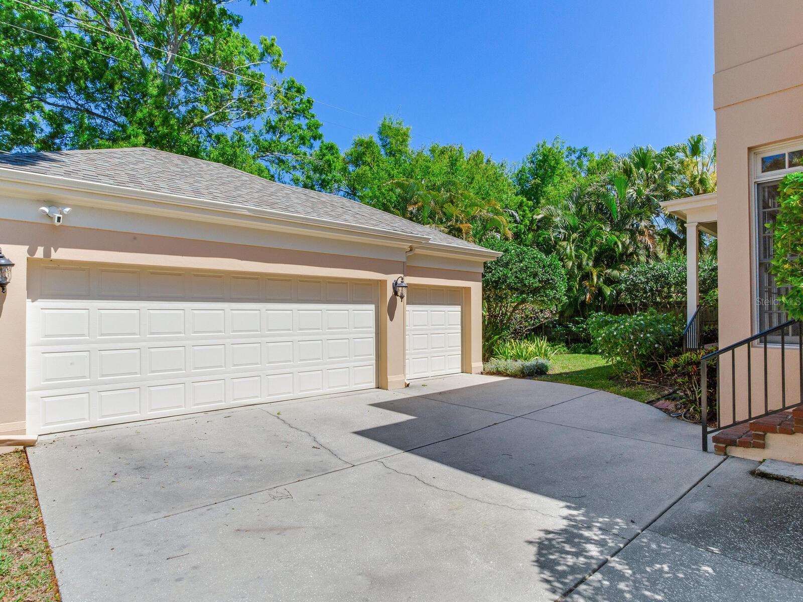 2927 W BAYSHORE CT, TAMPA, FL, 33611