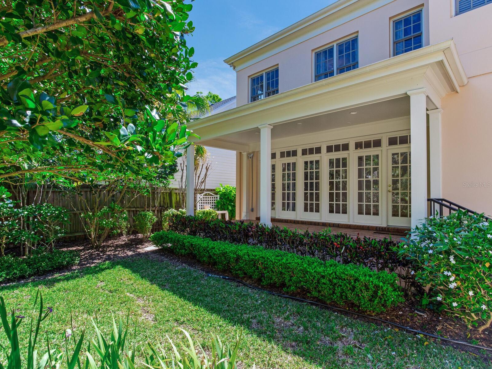2927 W BAYSHORE CT, TAMPA, FL, 33611
