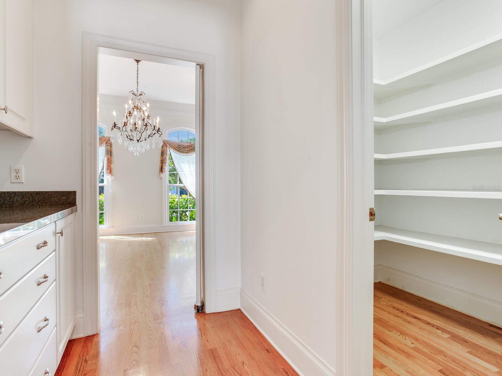 2927 W BAYSHORE CT, TAMPA, FL, 33611