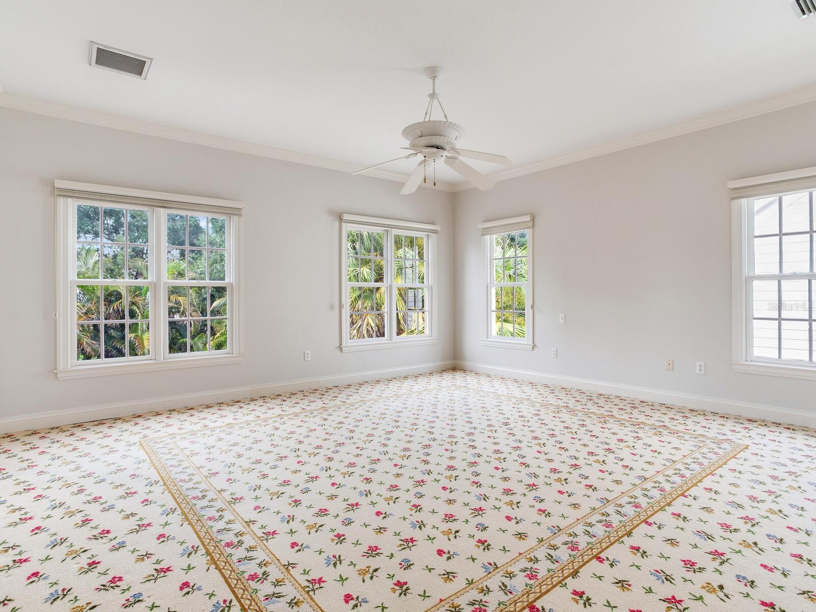 2927 W BAYSHORE CT, TAMPA, FL, 33611