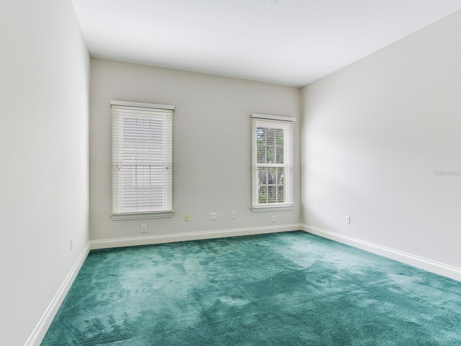 2927 W BAYSHORE CT, TAMPA, FL, 33611