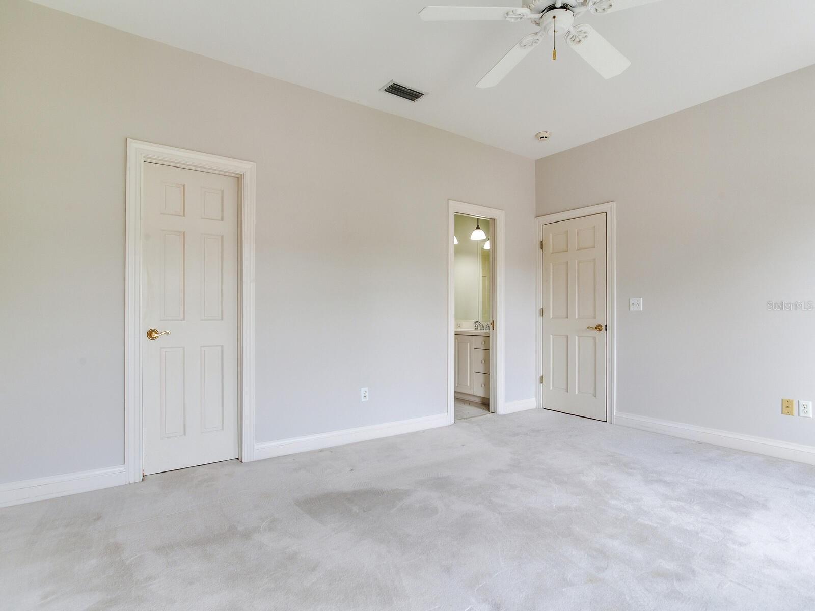2927 W BAYSHORE CT, TAMPA, FL, 33611
