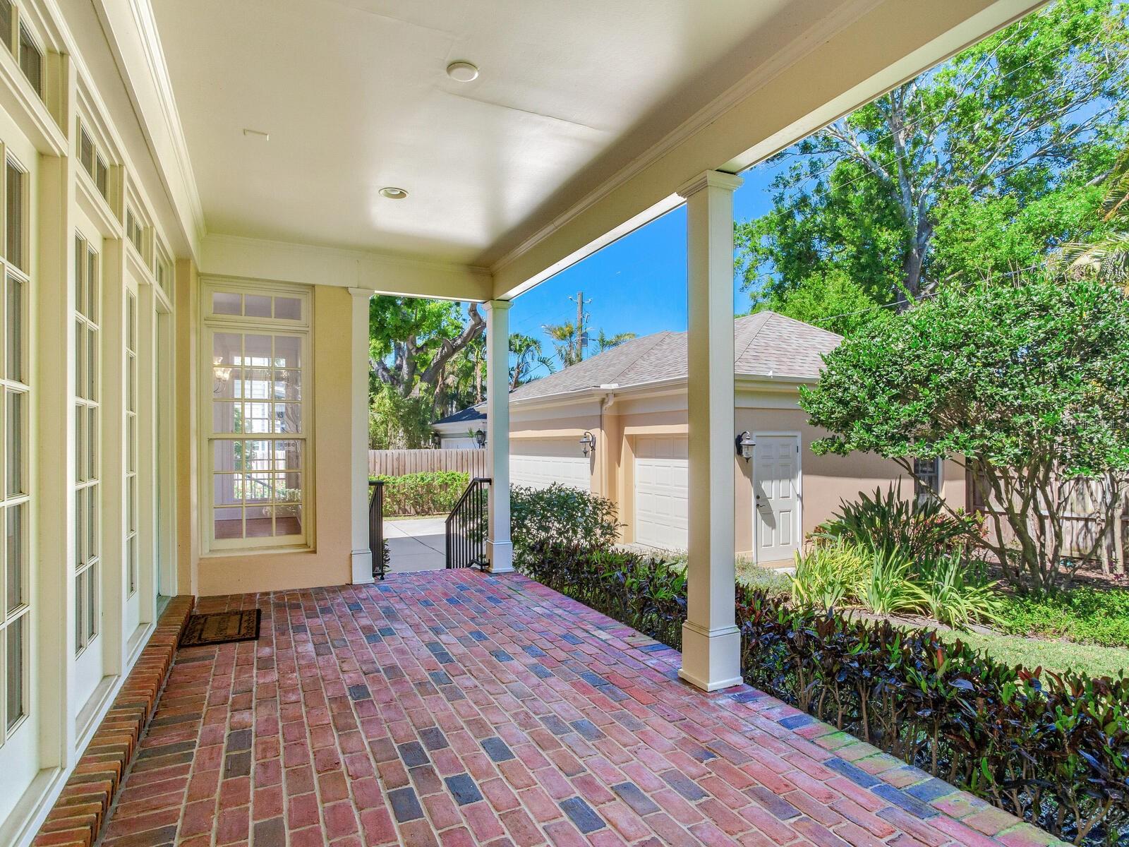 2927 W BAYSHORE CT, TAMPA, FL, 33611