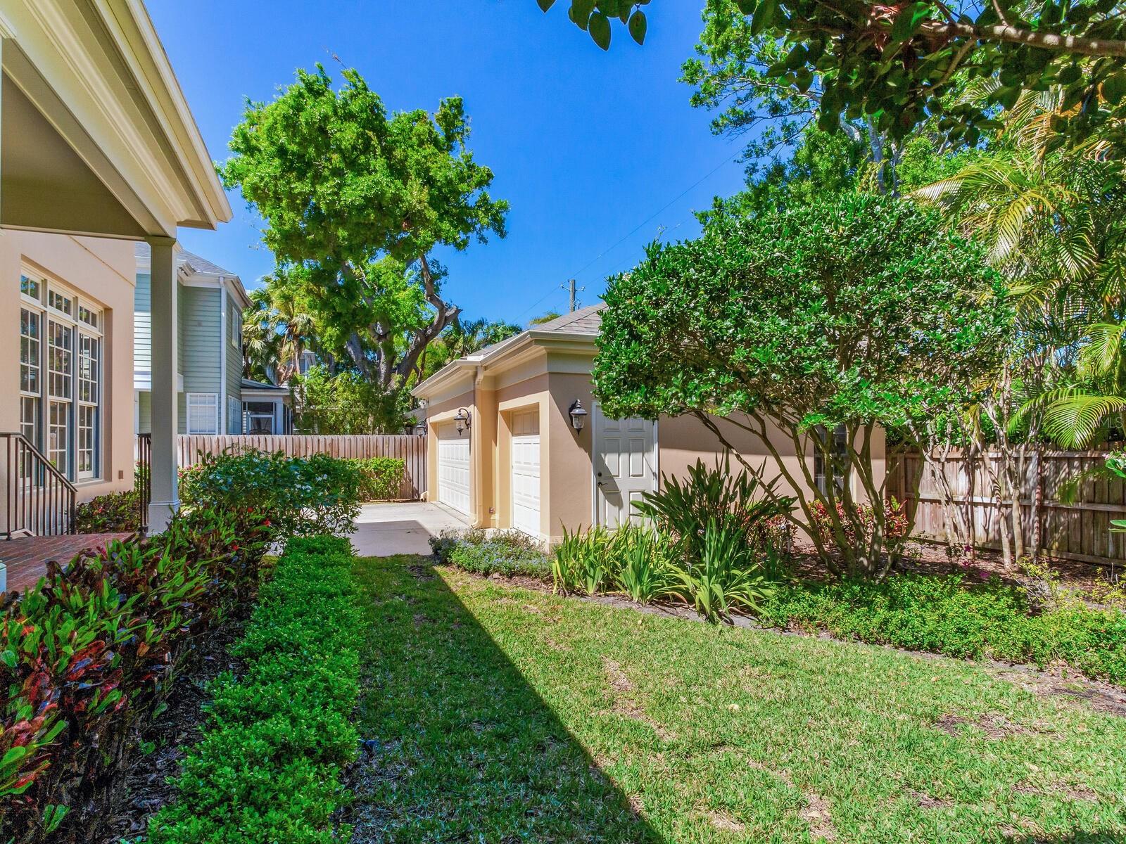 2927 W BAYSHORE CT, TAMPA, FL, 33611