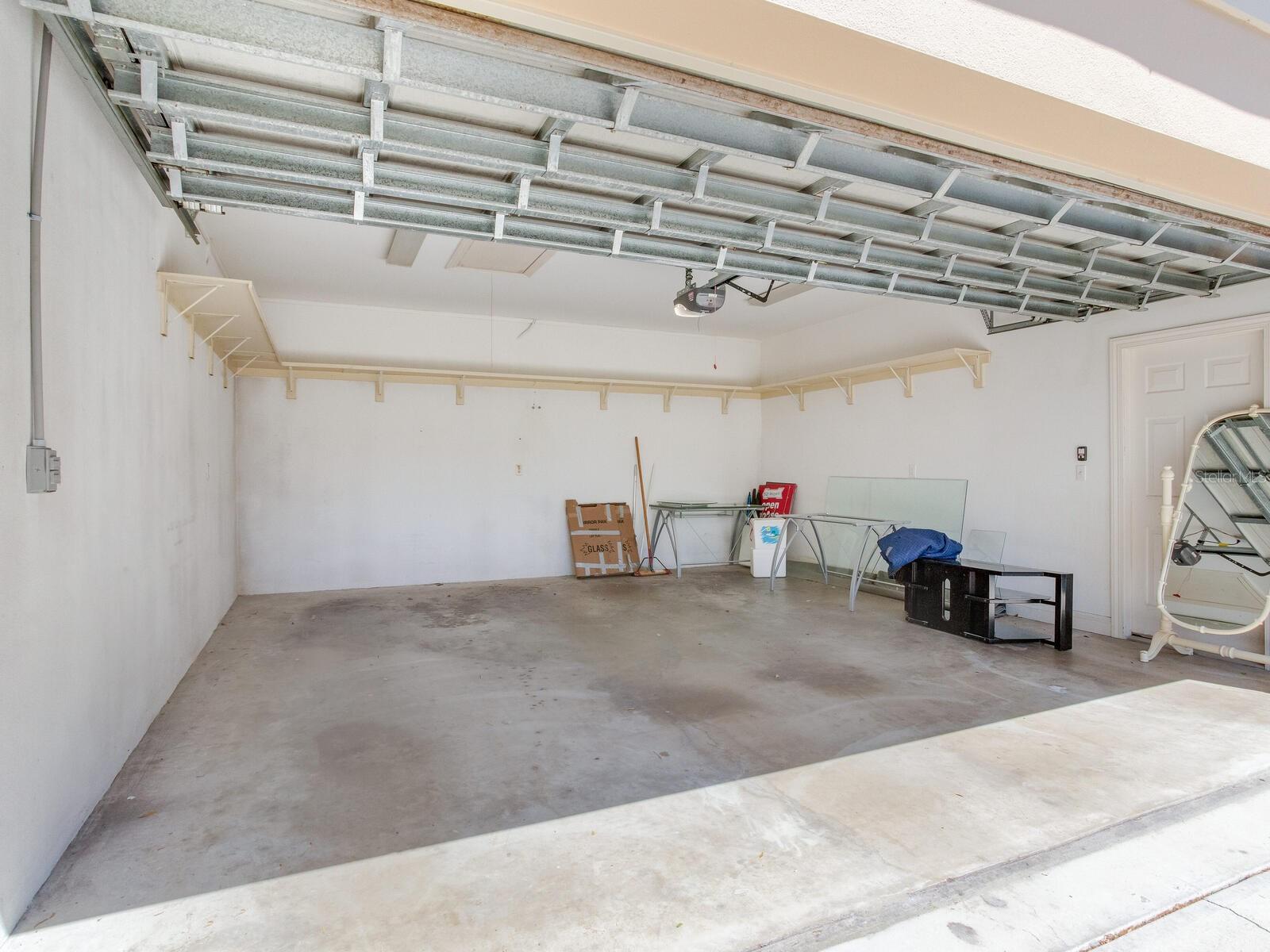 2927 W BAYSHORE CT, TAMPA, FL, 33611