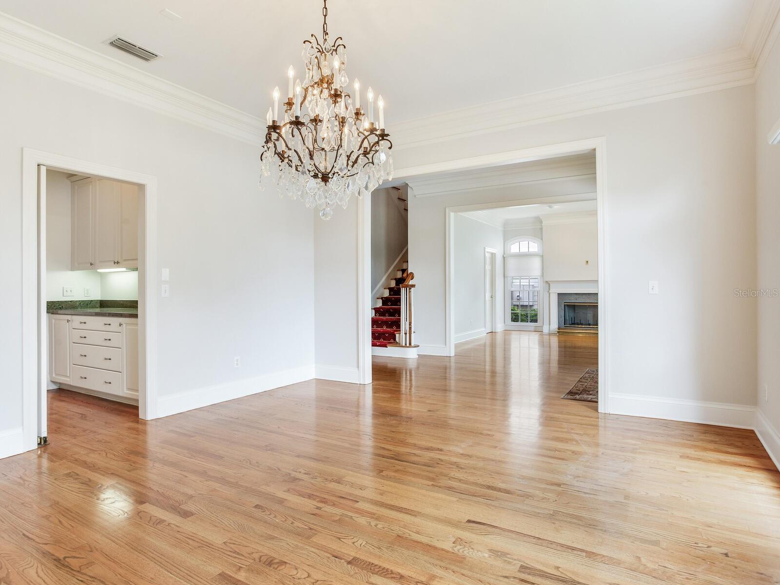 2927 W BAYSHORE CT, TAMPA, FL, 33611