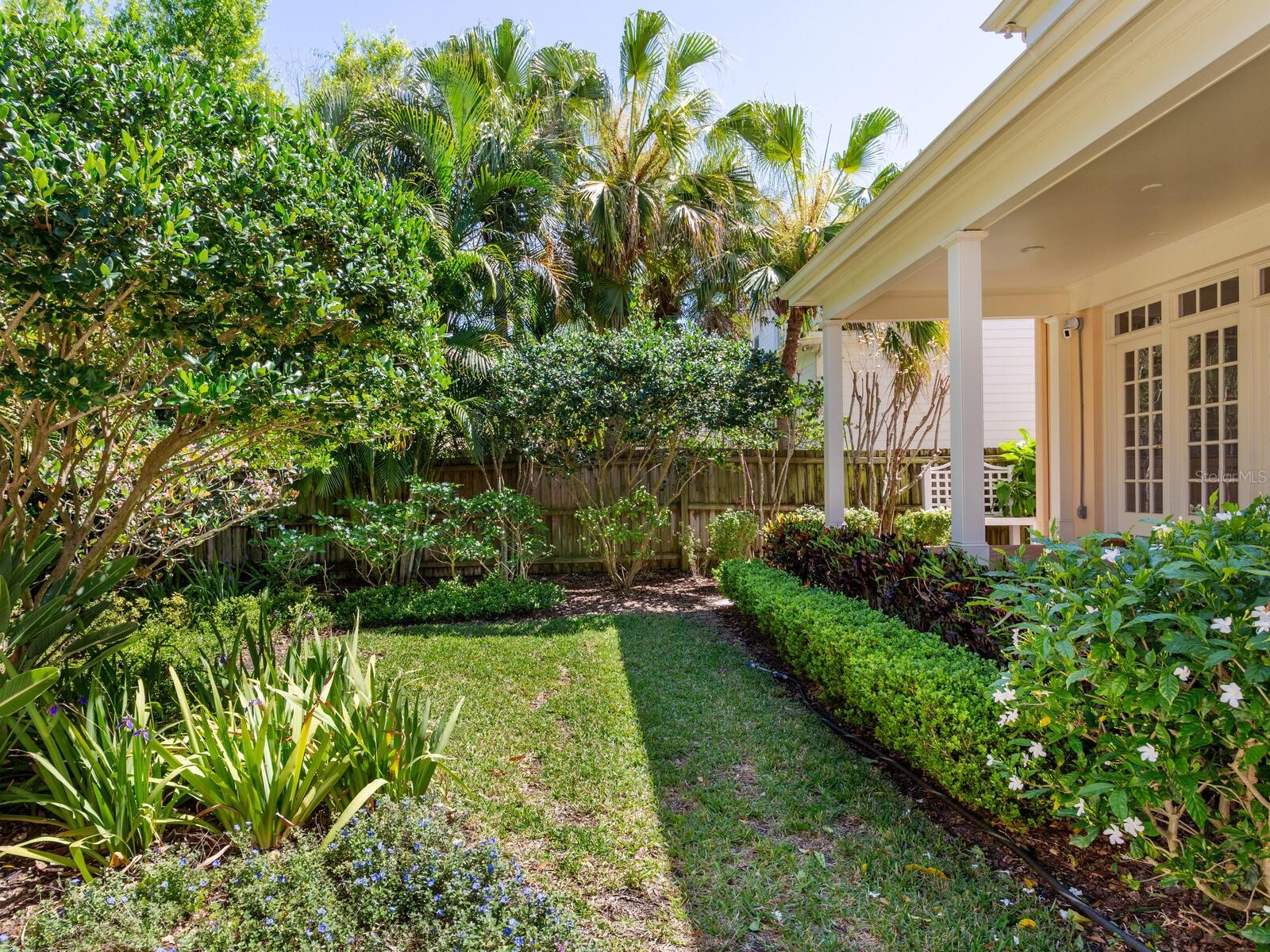 2927 W BAYSHORE CT, TAMPA, FL, 33611